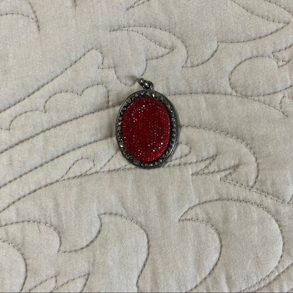 Red pendant without chain